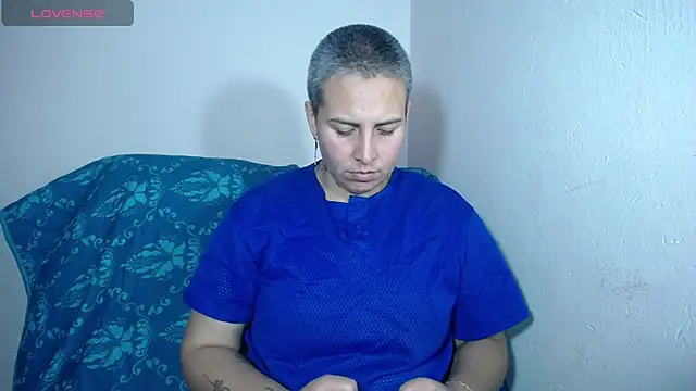 Snapshot of Yessi_rousse chatting on January 17, 9:50 pm Yessi rousse online show from January 17, 9:50 pm