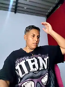 Snapshot of Yessi_rousse chatting on October 18, 1:30 am Yessi rousse online show from October 18, 1:30 am