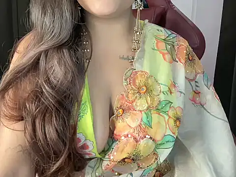 Snapshot of shanayaaa_1 chatting on June 26, 6:56 pm shanayaaa 1 online show from June 26, 6:56 pm
