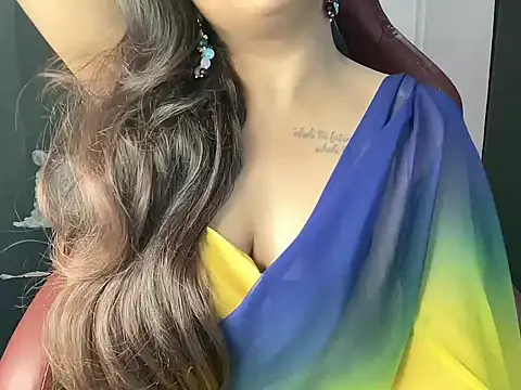 Snapshot of shanayaaa_1 chatting on July 1, 7:13 pm shanayaaa 1 online show from July 1, 7:13 pm