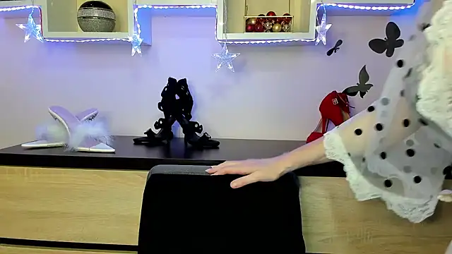 feliziaDesire online show from February 6, 4:42 am