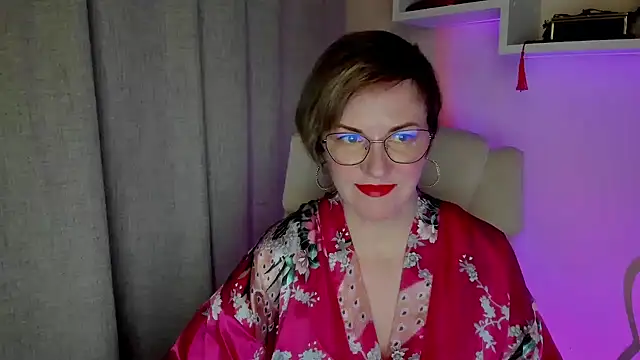 Snapshot of feliziaDesire chatting on June 13, 6:55 am feliziaDesire online show from June 13, 6:55 am