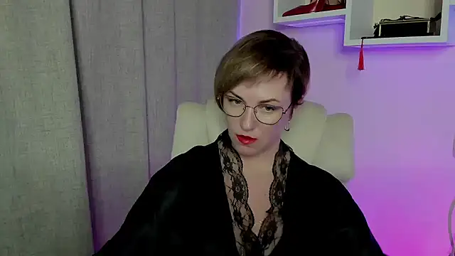 Snapshot of feliziaDesire chatting on June 14, 8:49 am feliziaDesire online show from June 14, 8:49 am