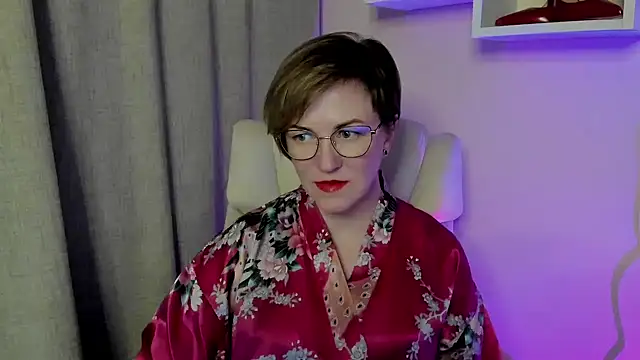 Snapshot of feliziaDesire chatting on June 16, 1:14 pm feliziaDesire online show from June 16, 1:14 pm