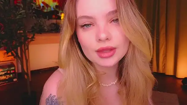 Hottie Jane online show from October 4, 7:45 pm