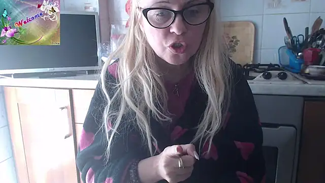 martachatte online show from October 4, 9:18 am