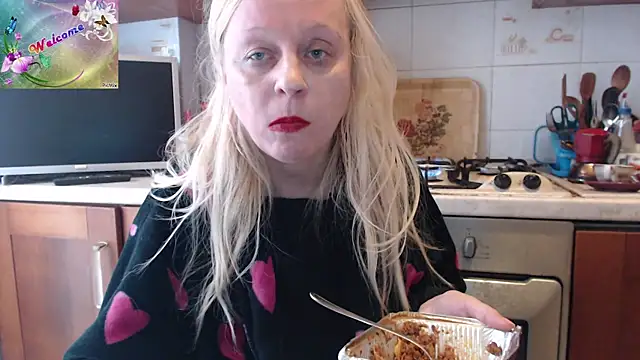 martachatte online show from November 25, 10:48 am