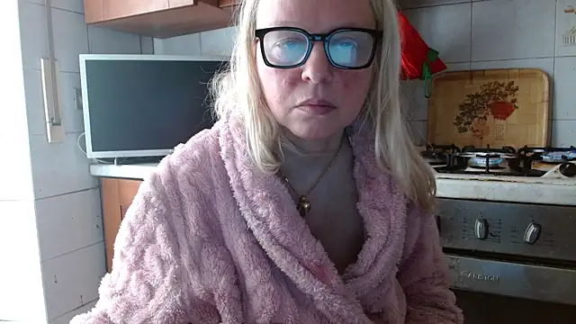 martachatte online show from April 24, 6:49 am