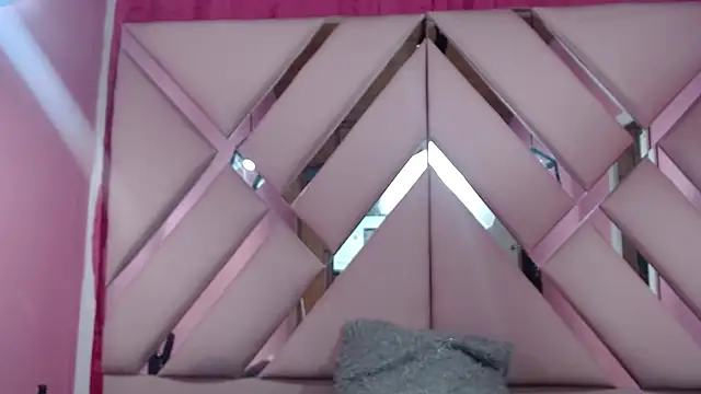 nathaly low1 online show from February 5, 9:46 am