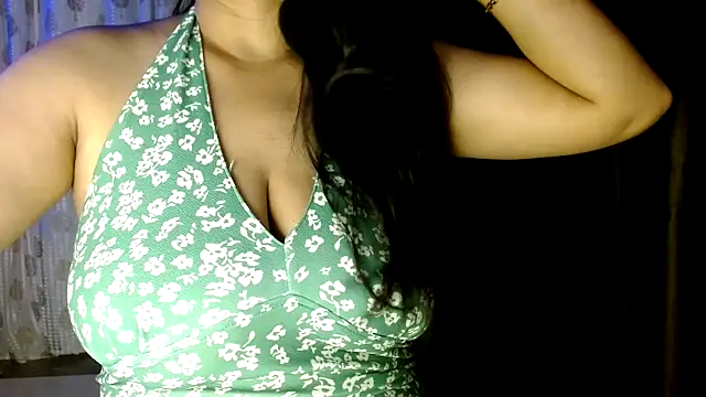 janifer001 online show from February 15, 12:07 am