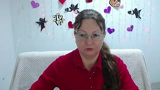 VanessaHotts online show from February 21, 5:56 am