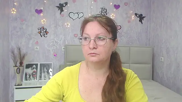 VanessaHotts online show from March 7, 6:46 am