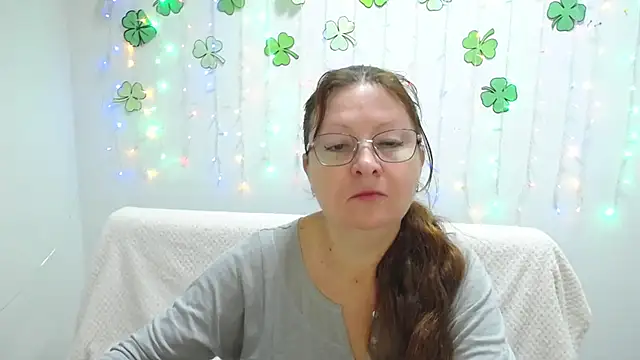 VanessaHotts online show from March 21, 6:05 am