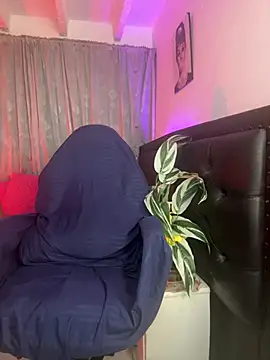 lonely shewolf online show from April 4, 4:15 pm