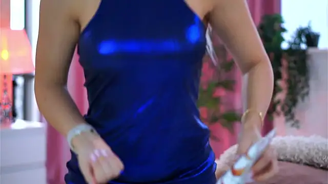 ArtTeasee online show from January 4, 9:00 am