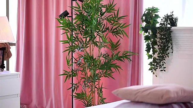 ArtTeasee online show from January 9, 9:16 am