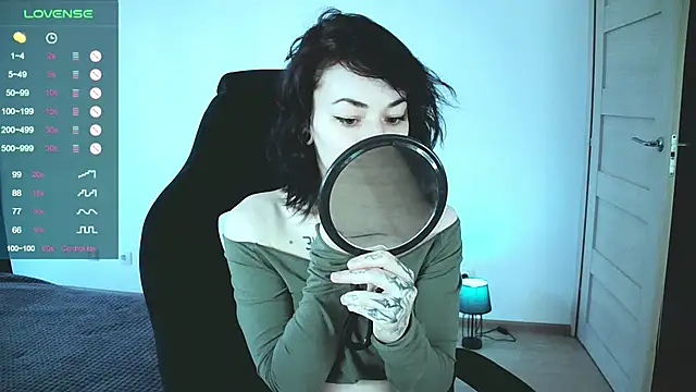 Snapshot of pale_skin chatting on December 20, 11:00 am pale skin online show from December 20, 11:00 am