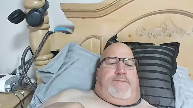 Bigbear0563 online show from November 18, 5:17 pm