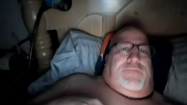 Bigbear0563 online show from January 18, 7:34 am