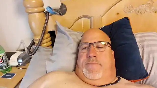 Snapshot of Bigbear0563 chatting on May 5, 3:42 pm Bigbear0563 online show from May 5, 3:42 pm