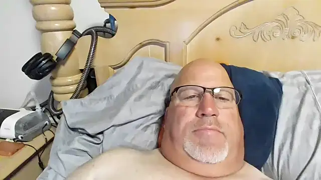 Snapshot of Bigbear0563 chatting on June 17, 4:41 pm Bigbear0563 online show from June 17, 4:41 pm