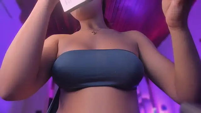 Emmily Savage online show from March 29, 11:54 am