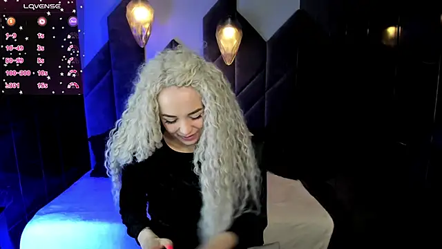 Snapshot of StephanieSweety chatting on March 20, 7:46 pm StephanieSweety online show from March 20, 7:46 pm