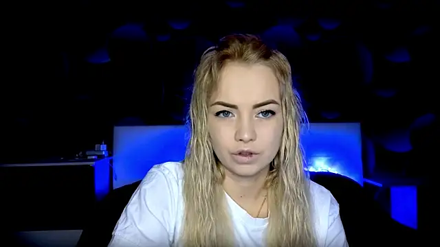 Snapshot of StephanieSweety chatting on November 5, 10:15 am StephanieSweety online show from November 5, 10:15 am