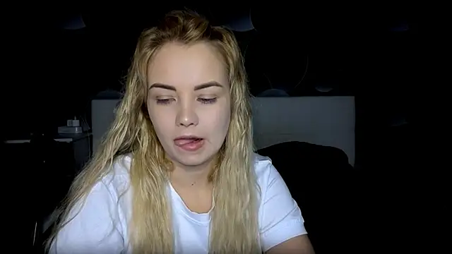 StephanieSweety online show from November 20, 6:57 am