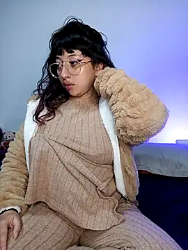 Snapshot of Piafisher1 chatting on November 6, 1:17 am Piafisher1 online show from November 6, 1:17 am