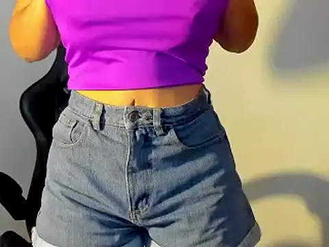 Snapshot of Sami_Hotie1 chatting on February 18, 6:26 pm Sami Hotie1 online show from February 18, 6:26 pm