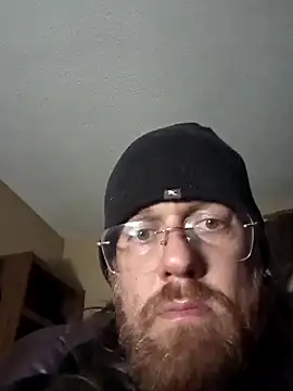 Snapshot of Geeznuts19 chatting on November 5, 2:00 am Geeznuts19 online show from November 5, 2:00 am