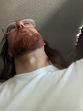 Geeznuts19 online show from February 12, 5:08 pm