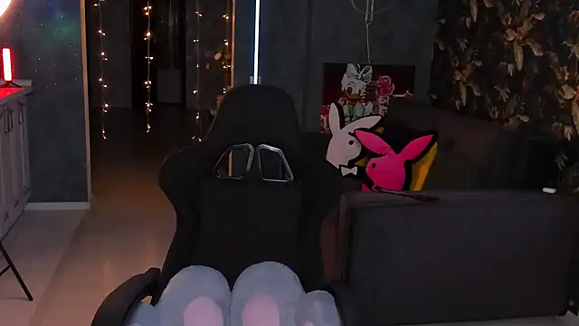 Blckmirrorr online show from January 2, 4:09 am