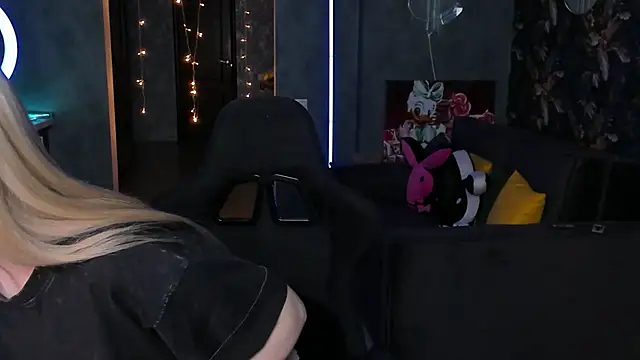 Blckmirrorr online show from November 15, 12:45 pm