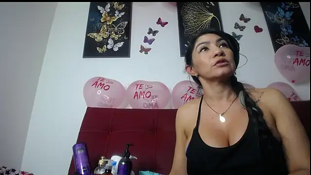 luzcastillo07 online show from February 19, 12:03 am