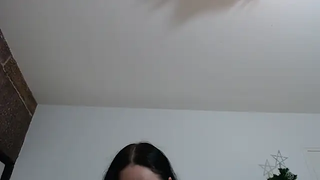 Snapshot of Crystal-dreamt chatting on December 1, 4:29 pm Crystal-dreamt online show from December 1, 4:29 pm