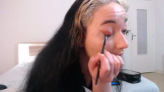 Snapshot of Crystal-dreamt chatting on March 3, 8:16 am Crystal-dreamt online show from March 3, 8:16 am