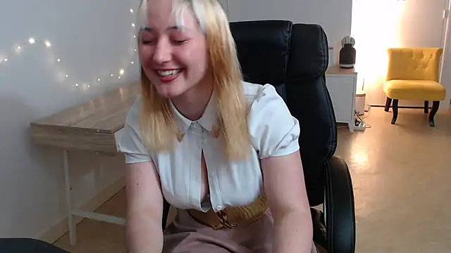 Snapshot of Crystal-dreamt chatting on September 14, 8:46 am Crystal-dreamt online show from September 14, 8:46 am