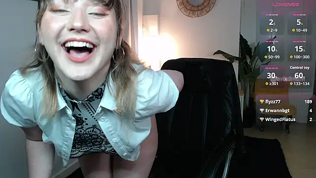Snapshot of Crystal-dreamt chatting on June 30, 9:10 am Crystal-dreamt online show from June 30, 9:10 am