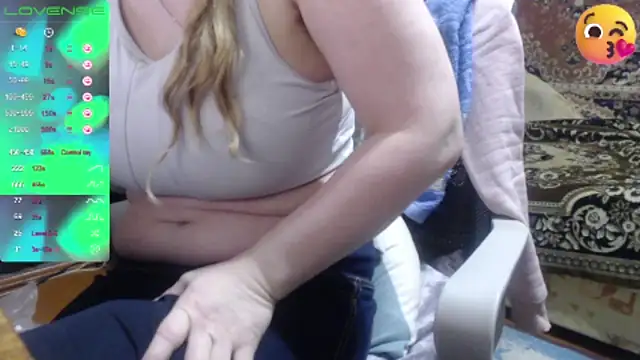 Snapshot of sweetbbabe chatting on December 1, 8:36 pm sweetbbabe online show from December 1, 8:36 pm