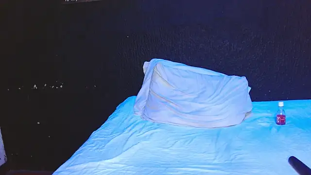 ASTRIDBULM online show from December 19, 8:27 pm