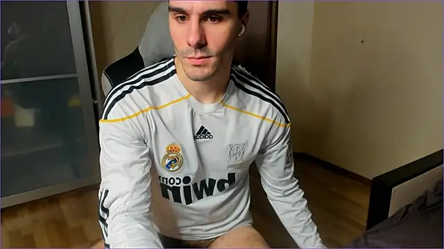 Snapshot of sam_huston chatting on November 4, 10:31 pm sam huston online show from November 4, 10:31 pm