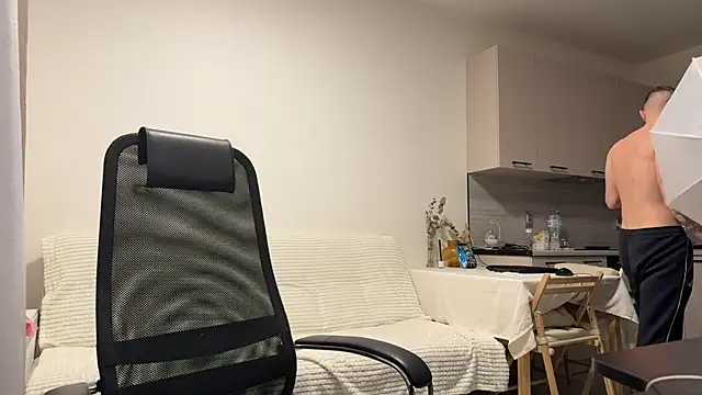 Snapshot of Marselle_Laker chatting on December 14, 2:11 pm Marselle Laker online show from December 14, 2:11 pm