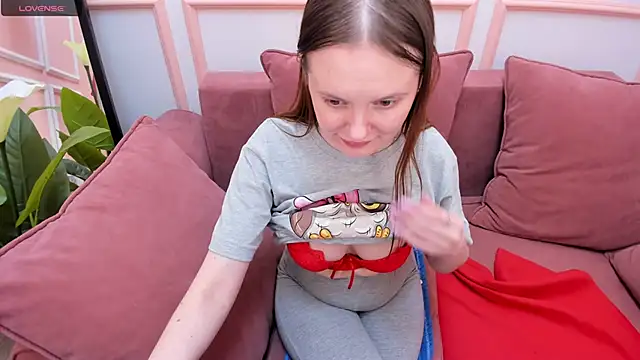 JannaVerdi  online show from February 3, 1:40 pm