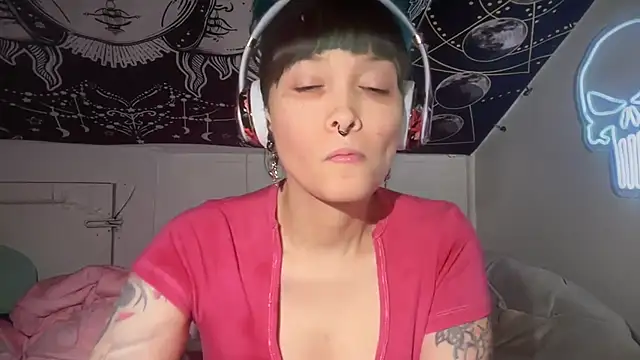 FRRANNKIE online show from January 2, 4:30 am