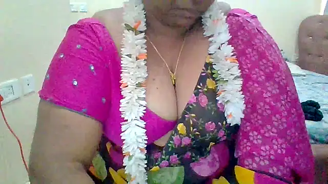 Snapshot of archanatelugu9 chatting on January 8, 5:59 am archanatelugu9 online show from January 8, 5:59 am