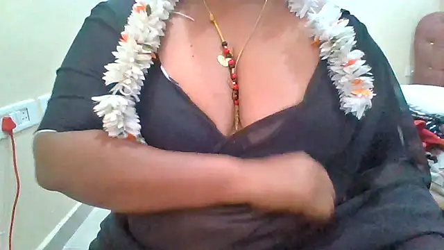 Snapshot of archanatelugu9 chatting on January 9, 3:36 am archanatelugu9 online show from January 9, 3:36 am