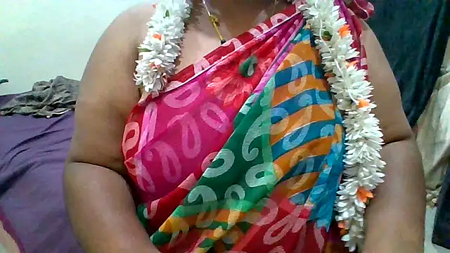 Snapshot of archanatelugu9 chatting on January 25, 9:57 pm archanatelugu9 online show from January 25, 9:57 pm