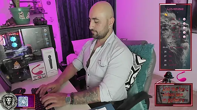 Snapshot of Leon_1234 chatting on January 24, 3:43 am Leon 1234 online show from January 24, 3:43 am